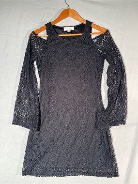 No Comment Black Cold-Shoulder Lace Shift Dress -Size Medium